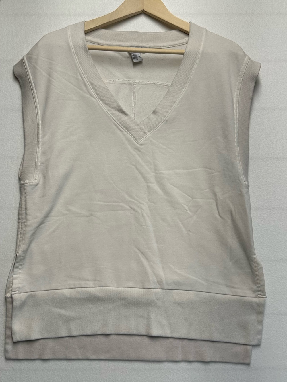 Athleta RetroTerry Sleeveless V‑Neck Sweatshirt – Women’s M P2P 22
